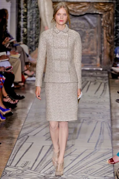 Look 9